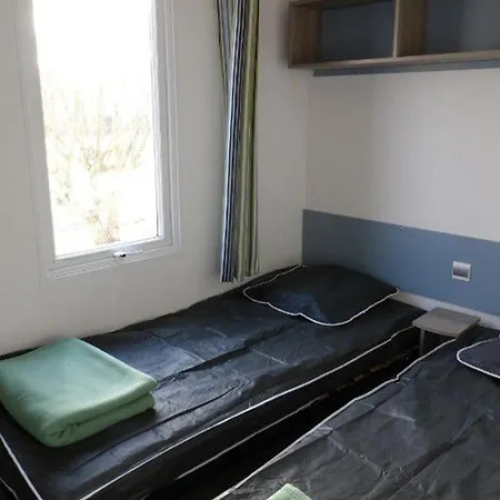 Mobil Avec Terrasse Pour 6 Personnes - Api-1-52-381 * Saint-Sornin (Charente-Maritime)