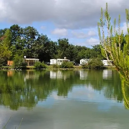 Mobil Avec Terrasse Pour 6 Personnes - Api-1-52-381 Camping Saint-Sornin (Charente-Maritime)