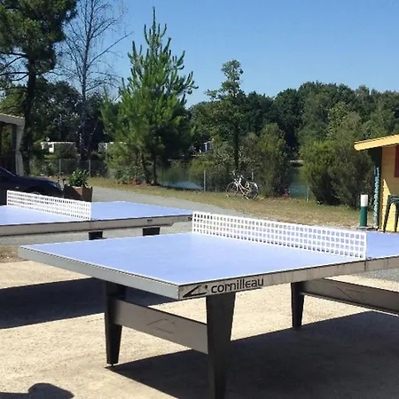 Mobil Avec Terrasse Pour 6 Personnes - Api-1-52-381 * Saint-Sornin (Charente-Maritime)