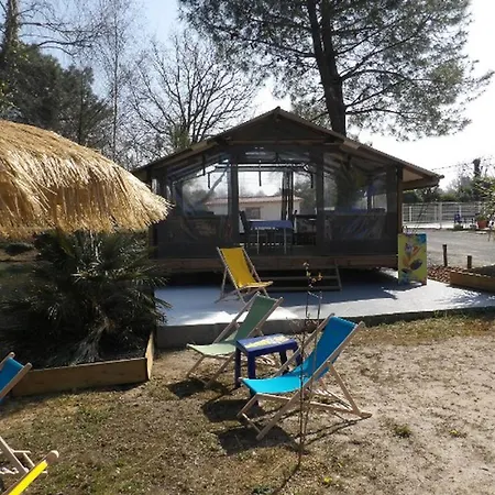 Mobil Avec Terrasse Pour 6 Personnes - Api-1-52-381 Camping