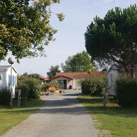 Mobil Avec Terrasse Pour 6 Personnes - Api-1-52-381