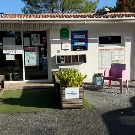 Mobil Avec Terrasse Pour 6 Personnes - Api-1-52-381 キャンプ場 Saint-Sornin
