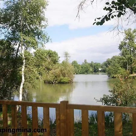 Camping Mobil Avec Terrasse Pour 6 Personnes - Api-1-52-381