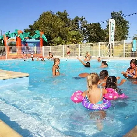 Camping Mobil Avec Terrasse Pour 6 Personnes - Api-1-52-381 *