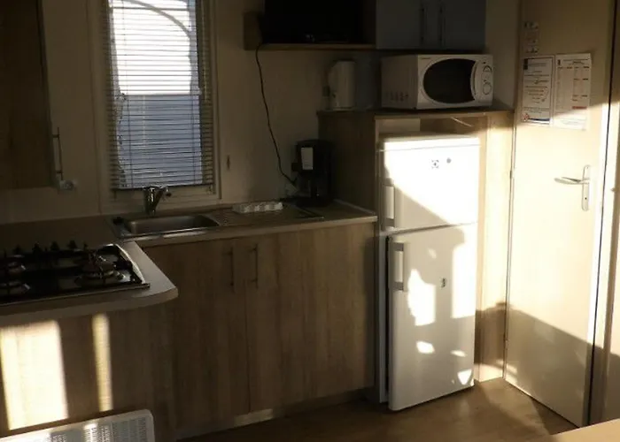 Mobil Avec Terrasse Pour 6 Personnes - Api-1-52-381 Camping Saint-Sornin (Charente-Maritime)