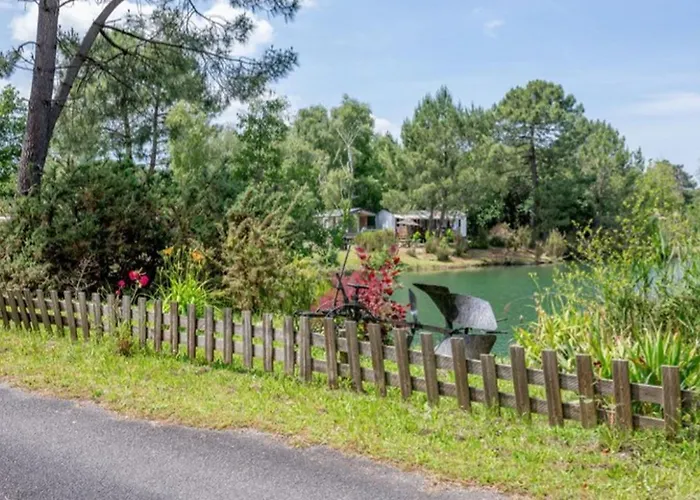 Mobil Avec Terrasse Pour 6 Personnes - Api-1-52-381